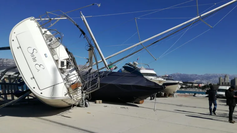 Dramatično u Dalmaciji: Pogledajte koje je posljedice ostavila jedna od najjačih bura