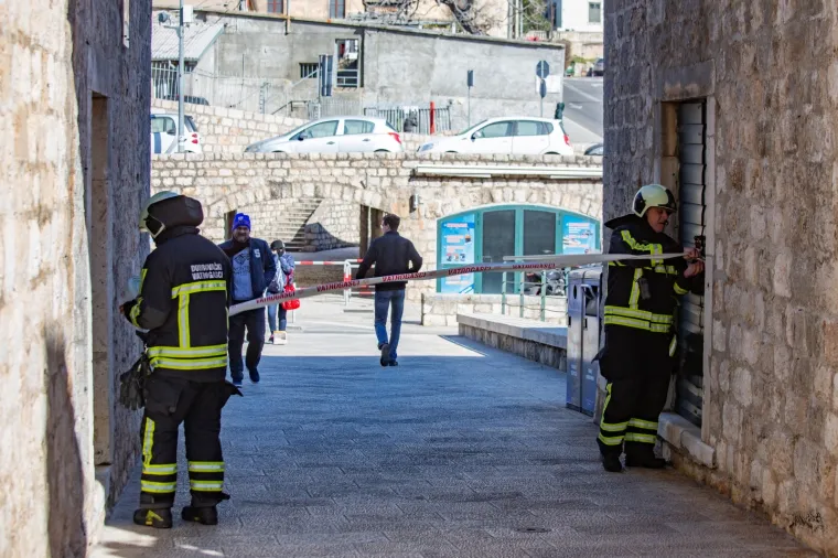 Dramatično u Dalmaciji: Pogledajte koje je posljedice ostavila jedna od najjačih bura