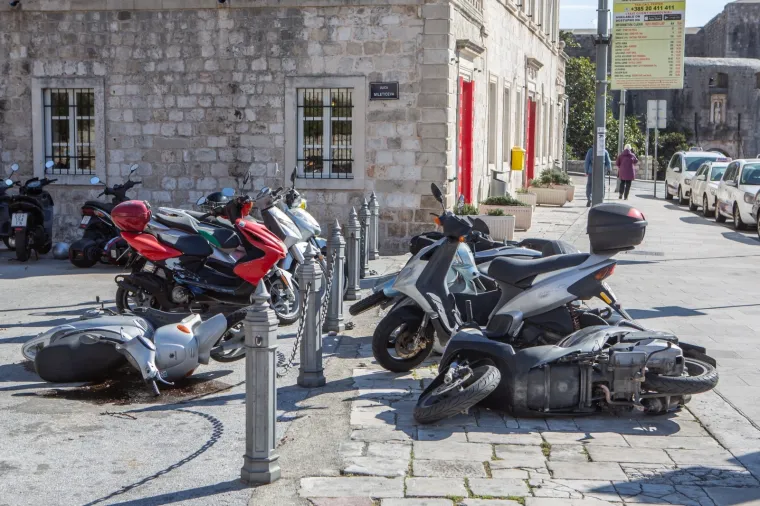 Dramatično u Dalmaciji: Pogledajte koje je posljedice ostavila jedna od najjačih bura