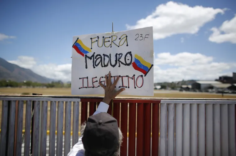 Suzavac i gumeni metci na granici: Maduro prekinuo odnose s Kolumbijom!