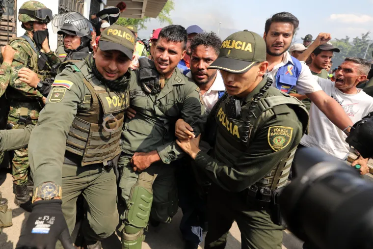 Suzavac i gumeni metci na granici: Maduro prekinuo odnose s Kolumbijom!