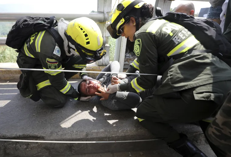 Suzavac i gumeni metci na granici: Maduro prekinuo odnose s Kolumbijom!