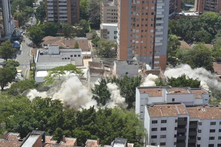 Spektakularna eksplozija! Digli u zrak &scaron;esterokatnicu kokainskog narkobosa odgovornog za 6000 ubojstava