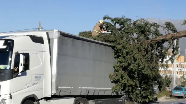 &Scaron;teta po cijelom gradu: Bura u Splitu otežava kretanje, a osjećaj hladnoće je polarni!