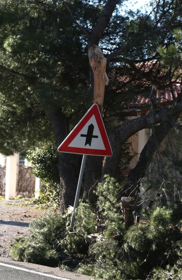 Orkanska bura poharala i područje Šibenika