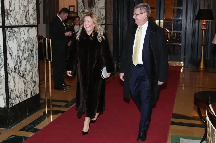 Predsjednica je stigla na bal, a zbog jednog detalja ostale je uzvanice bacila u 'drugi plan'