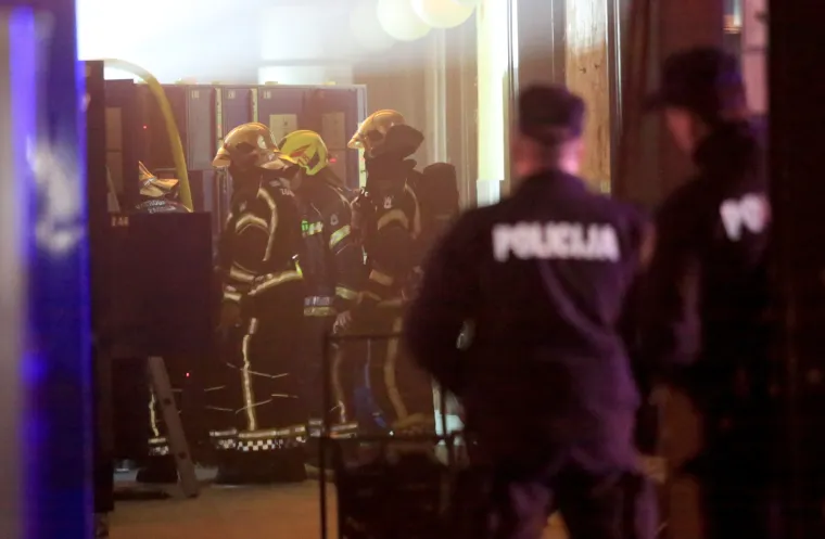 Požar na Glavnom kolodvoru: Gore ormarići za ostavljanje stvari, vatrogasci na terenu