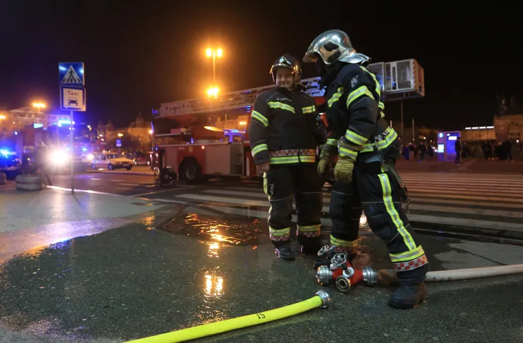 Požar na Glavnom kolodvoru: Gore ormarići za ostavljanje stvari, vatrogasci na terenu