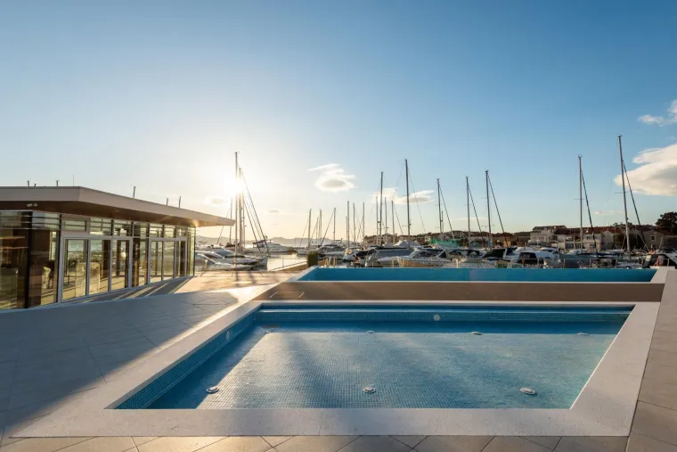 Turci je kupili prije godinu dana: Pogledajte kako sada izgleda rekonstruirana zadarska marina