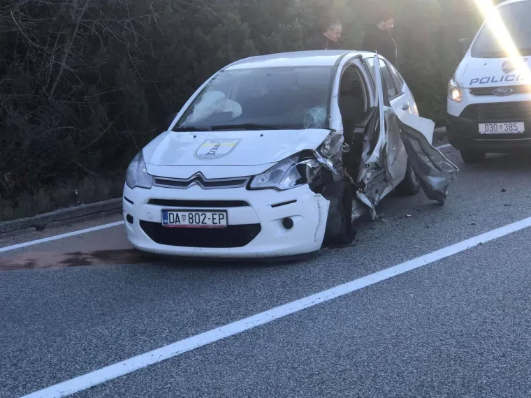 Te&scaron;ka nesreća kod Dubrovnika: Sudarili se cisterna, auto i sanitetski prijevoz - jedan poginuli