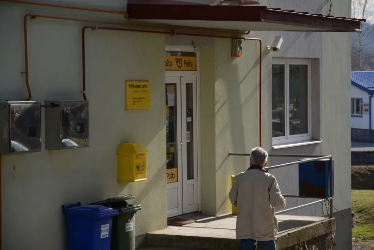 Drama u Pakracu, policija upozorava: 'Pozivamo građane na oprez jer je bjegunac naoružan'