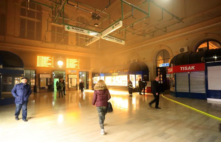 BUKNUO POŽAR U ZGRADI GLAVNOG KOLODVORA U ZAGREBU: Planulo smeće u garderobi