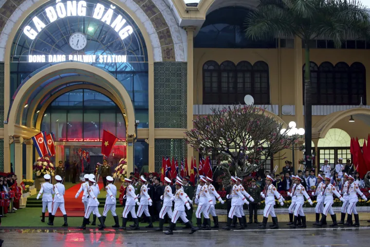 Kim doputovao u Hanoi na summit s Trumpom