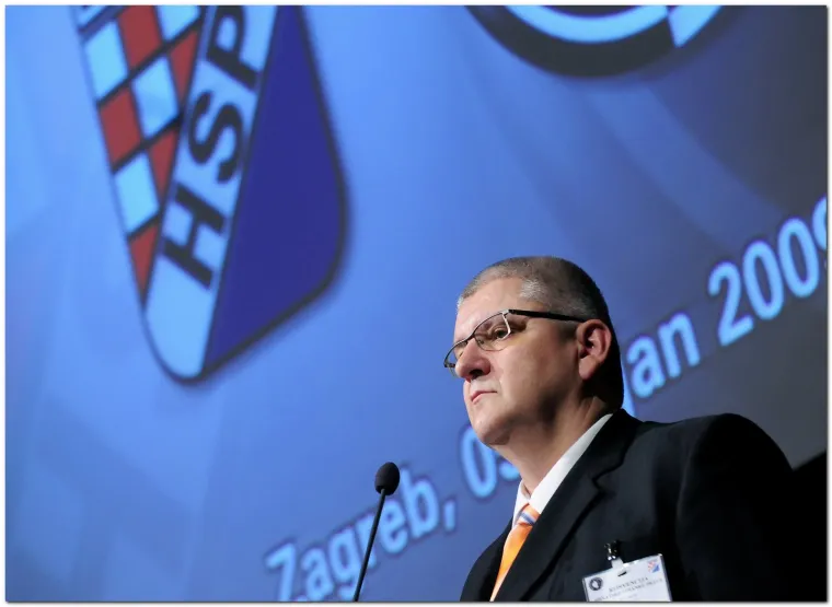 Biv&scaron;i čelnik HSP-a žestoko je reagirao na izjave predsjednice o pozdravu 'Za dom, spremni'. I poslao nekoliko o&scaron;trih kritika.