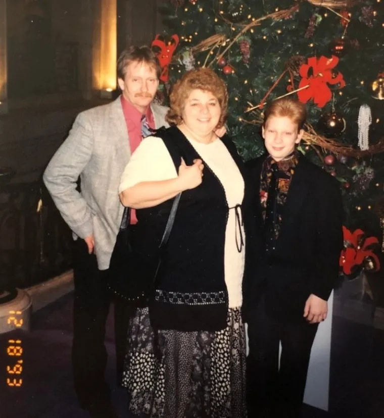 O DA, OVAKVE FOTKE IMAJU I VA&Scaron;I STARCI: Moda je stvarno čudna stvar. Je li moguće da je ovo nekad bilo kul?