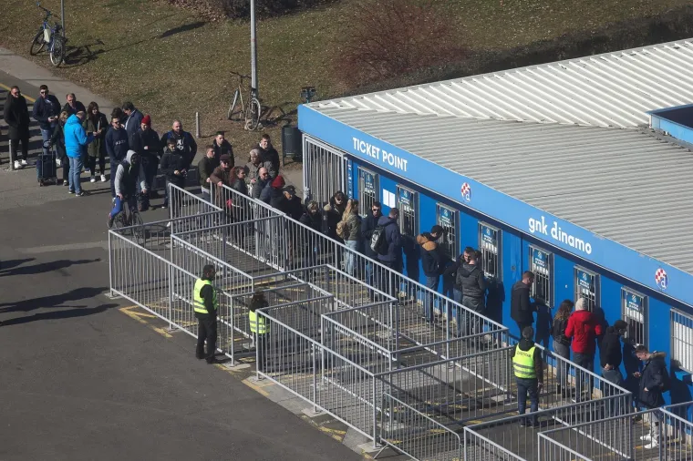 NEVIĐENA GROZNICA TRESE METROPOLU: Gužve traju od ranog jutra, jedna tribina već rasprodana, pogledate kako to izgleda iz zraka