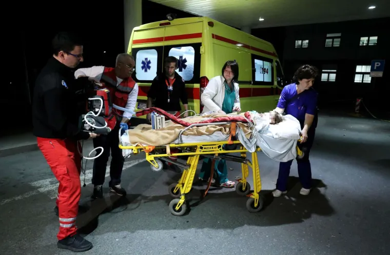 Pomanhitali Josip Rođak, bacio je četvero svoje djece stare tri, pet, sedam i osam godina s prvog kata, na beton