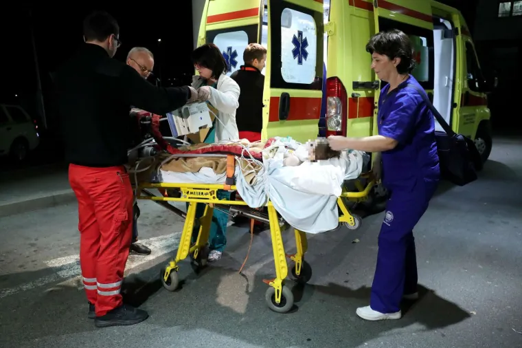 STIGLA NA REBRO: Najteže ozlijeđena djevojčica nije smjela u avion pa je u Zagreb prevezena sanitetskim vozilom