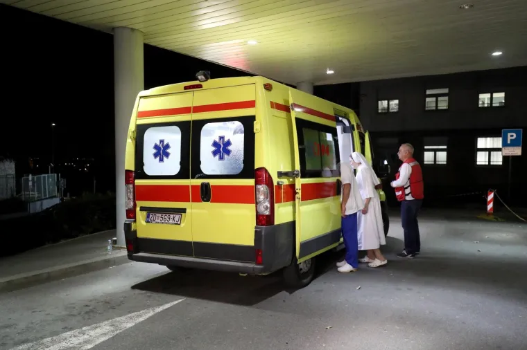 STIGLA NA REBRO: Najteže ozlijeđena djevojčica nije smjela u avion pa je u Zagreb prevezena sanitetskim vozilom