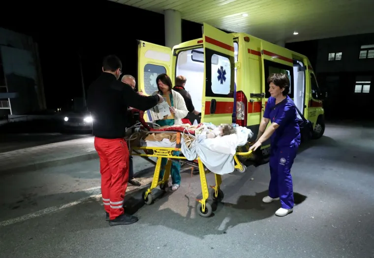 STIGLA NA REBRO: Najteže ozlijeđena djevojčica nije smjela u avion pa je u Zagreb prevezena sanitetskim vozilom