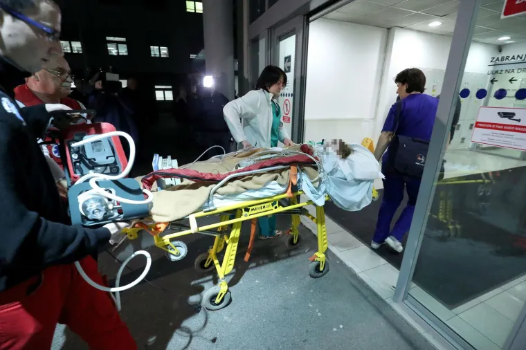 STIGLA NA REBRO: Najteže ozlijeđena djevojčica nije smjela u avion pa je u Zagreb prevezena sanitetskim vozilom
