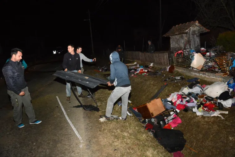 STRAVIČNA NESREĆA KOD BJELOVARA: Prebrzo se vozio kombijem, pa se zabio u rasvjetni stup i oti&scaron;ao u smrt