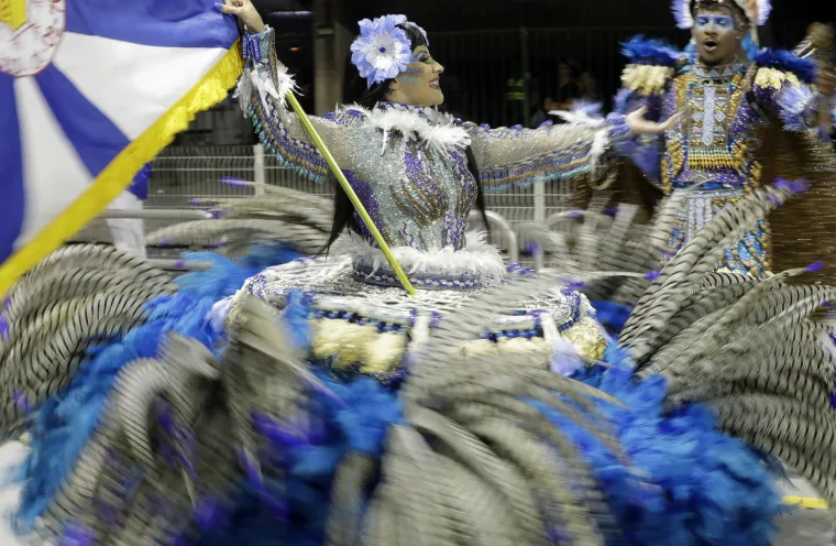 Spektakl je počeo! Seksi plesačice i vrući ritmovi sambe zavladali najpoznatijim karnevalom na svijetu