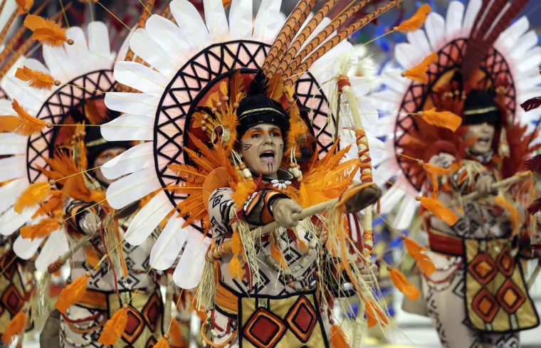 Spektakl je počeo! Seksi plesačice i vrući ritmovi sambe zavladali najpoznatijim karnevalom na svijetu