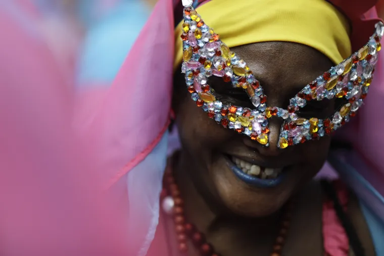 Spektakl je počeo! Seksi plesačice i vrući ritmovi sambe zavladali najpoznatijim karnevalom na svijetu