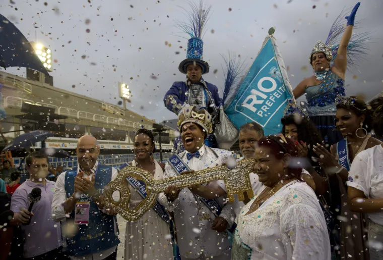 Spektakl je počeo! Seksi plesačice i vrući ritmovi sambe zavladali najpoznatijim karnevalom na svijetu