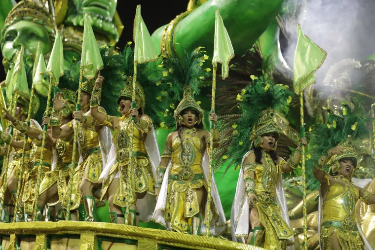 Spektakl je počeo! Seksi plesačice i vrući ritmovi sambe zavladali najpoznatijim karnevalom na svijetu