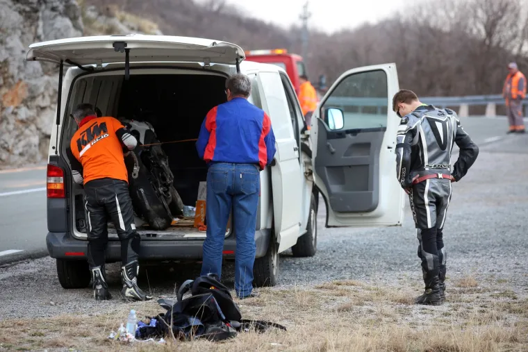 Prometna nesreća u Rijeci: Dva motorista ozlijeđena u sudaru s autom