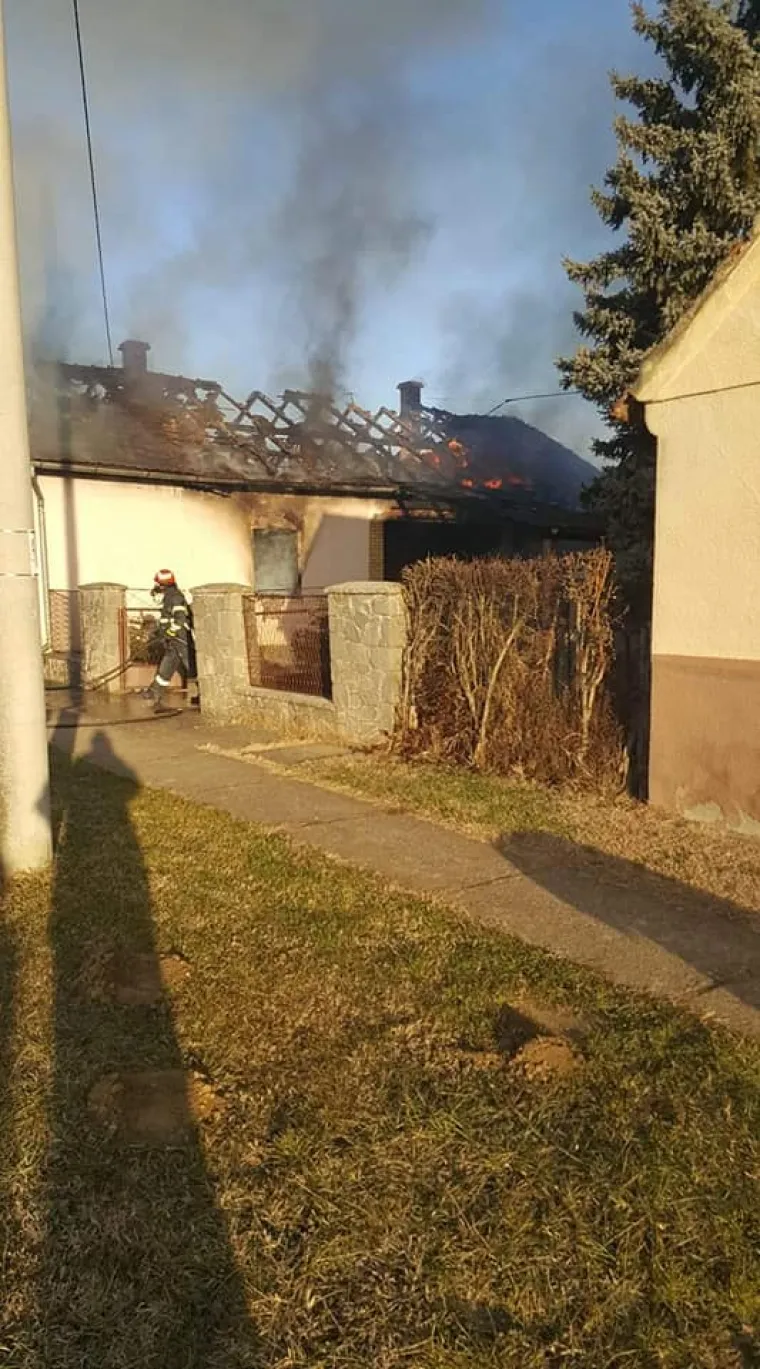 Ostao je bez svega u stra&scaron;nom požaru, a nogometa&scaron;i Sloge za dva tjedna su mu obnovili kuću