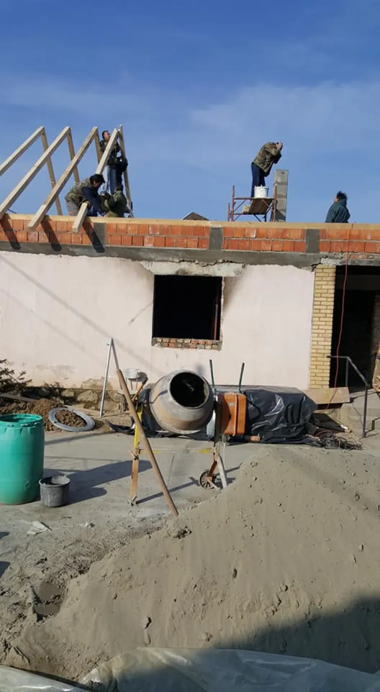 Ostao je bez svega u stra&scaron;nom požaru, a nogometa&scaron;i Sloge za dva tjedna su mu obnovili kuću