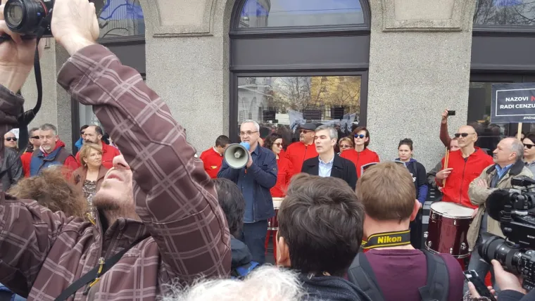 Veliki novinarski prosvjed u Zagrebu protiv cenzure: Oteli ste medije, novinarstvo ne damo!