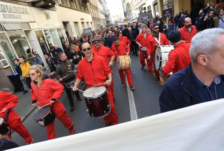 Veliki novinarski prosvjed u Zagrebu protiv cenzure: Oteli ste medije, novinarstvo ne damo!
