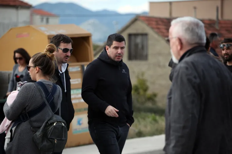 Stanovnici Opuzena prosvjedom 'Sinovi i kćeri Neretve' traže bolje zdravstvo