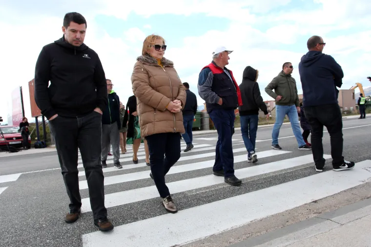 Stanovnici Opuzena prosvjedom 'Sinovi i kćeri Neretve' traže bolje zdravstvo