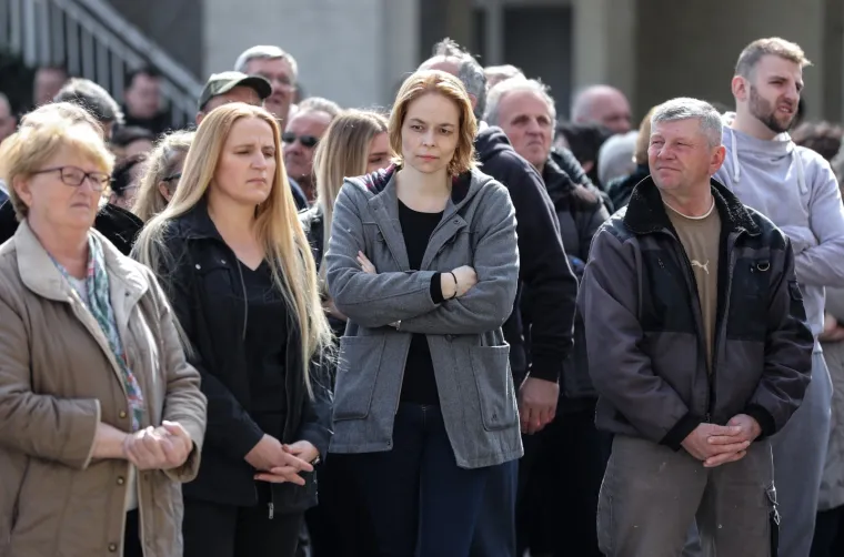 Stanovnici Petru&scaron;evca prosvjedovali zbog doseljavanja Roma, Bandiću poručili: 'Kume, &scaron;araj malo!'