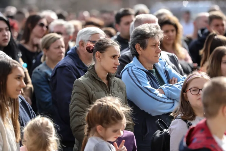Stanovnici Petru&scaron;evca prosvjedovali zbog doseljavanja Roma, Bandiću poručili: 'Kume, &scaron;araj malo!'