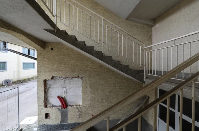 Stanovnici Petru&scaron;evca prosvjedovali zbog doseljavanja Roma, Bandiću poručili: 'Kume, &scaron;araj malo!'