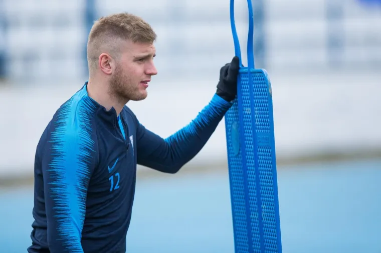 Nogometa&scaron; Osijeka pijan se zabio u trgovinu na benzinskoj pa pobjegao s mjesta nesreće!