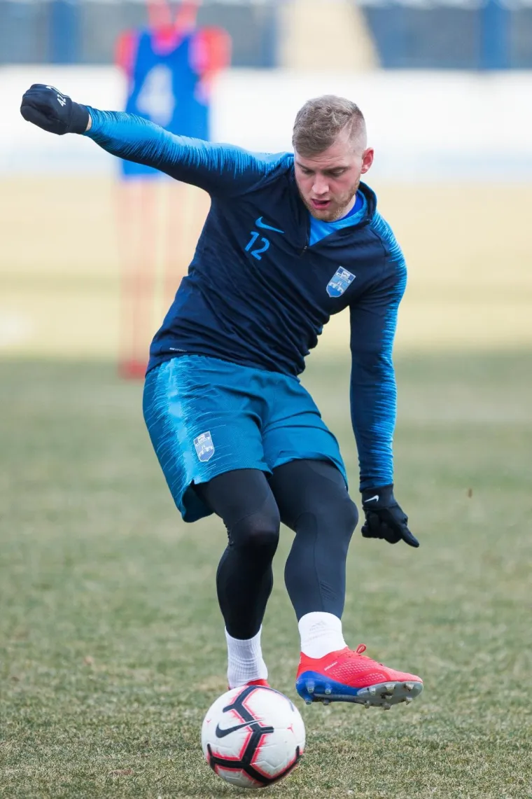 Nogometa&scaron; Osijeka pijan se zabio u trgovinu na benzinskoj pa pobjegao s mjesta nesreće!