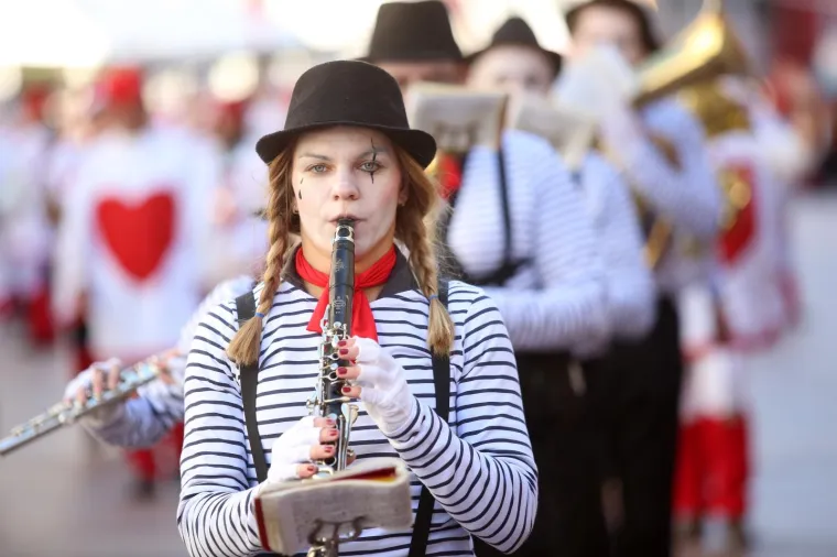 Velika karnevalska povorka u Rijeci: Vi&scaron;e od 10.500 ma&scaron;kara prodefiliralo Korzom