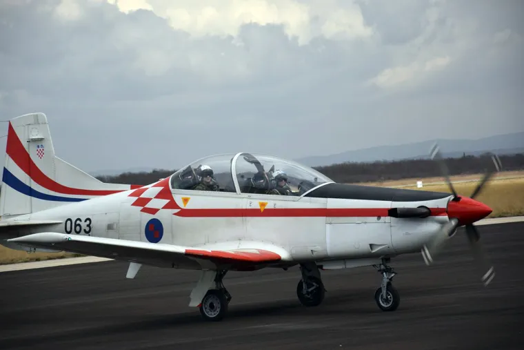 Naime, osposobljavanjem natporučnika Novkovića za novog člana, grupa će započeti uvježbavanja za sezonu 2019. u punom  sastavu od &scaron;est pilota.