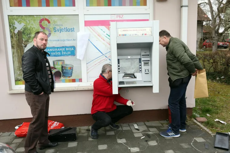 Nepoznati počinitelji u sredi&scaron;tu Pisarovine razvalili bankomat!