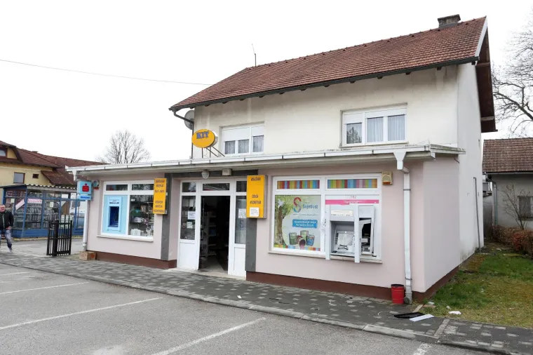 Nepoznati počinitelji u sredi&scaron;tu Pisarovine razvalili bankomat!