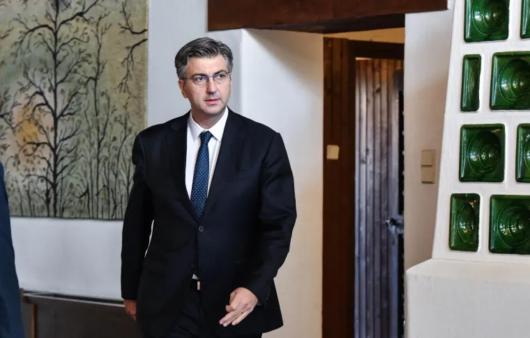 Premijer neprikosnoveno vodi! Koje političare Hrvati smatraju najvećim negativcima
