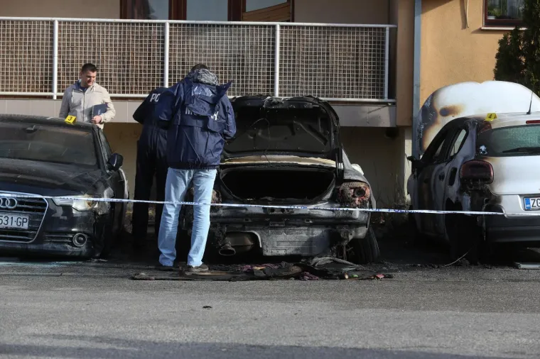 Vatrena stihija: Na zagrebačkom Jaku&scaron;evcu izgorjela čak tri automobila!