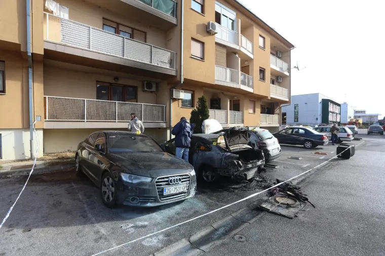 Vatrena stihija: Na zagrebačkom Jaku&scaron;evcu izgorjela čak tri automobila!